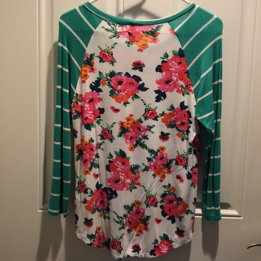 First Look Raglan Tee - Picture 2 of 4